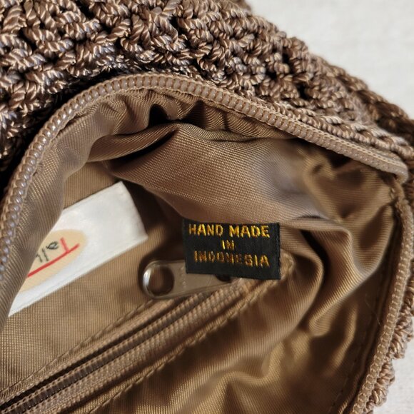 Talbot’s Small Crochet Bag - Picture 7 of 11